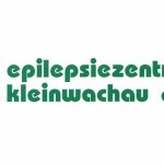 grünes Logo mit Text Epilepsiezentrum Kleinwachau e.V., links daneben das Symbol des diakonischen Kronenkreuzes
