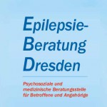Grafik mit blauem Hintergrund, in dunkelblauer Schrift steht: Epilepsiebertung Dresden, in roter Schrift darunter: psychosoziale und medizinische Beratungsstelle für Betroffene und Angehörige